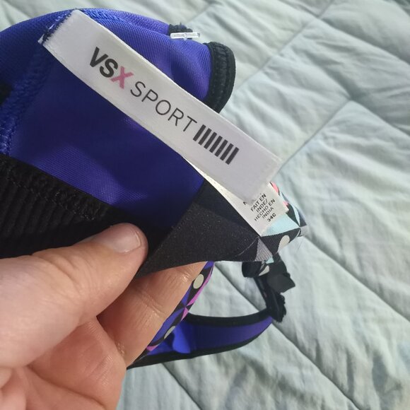 Victoria's Secret VSX Sport Bra - Picture 4 of 4